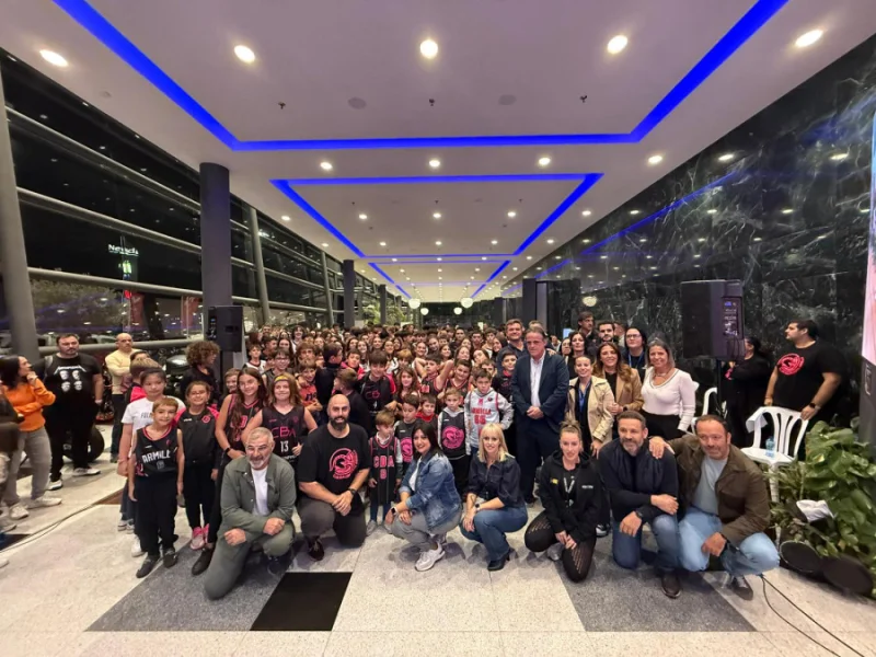 Crestanevada renueva su compromiso con el Club Baloncesto Armilla