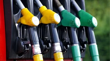 5 apps de móvil para localizar las gasolineras más baratas.
