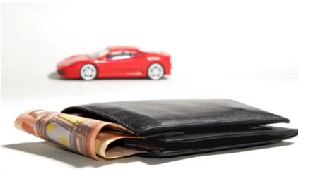 Concesionario o banco, ¿cuál es la mejor forma de financiar un coche de ocasión?