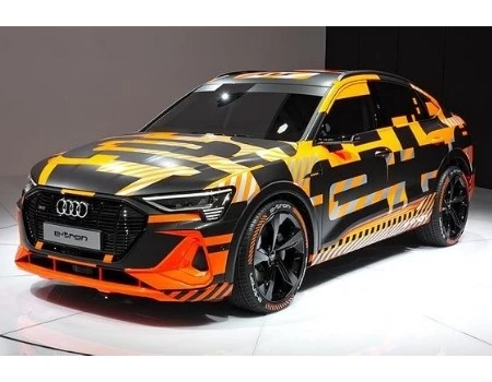 Audi desarrolla la carga bidireccional, tecnología del e-tron que podrá suministrar energía a una vivienda.