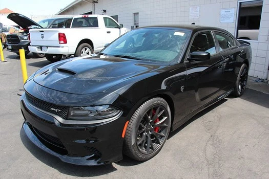 6 coches sedán más rápidos y de menor rendimiento.