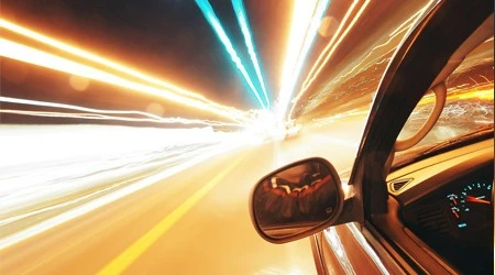 6 coches sedán más rápidos y de menor rendimiento.