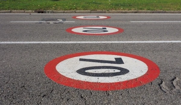 Cuáles son los límites de velocidad en España 