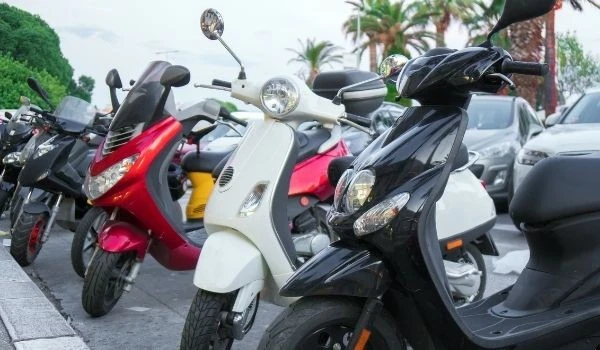 ¿Con el carnet b puedes conducir motos de 250?