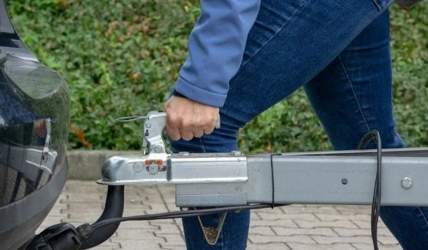 Cómo instalar bola de remolque