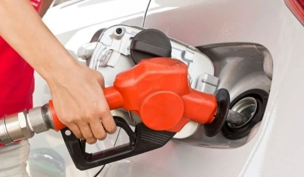 Diferencias entre gasolina 95 o 98, ¿cuál es mejor para tu coche? 