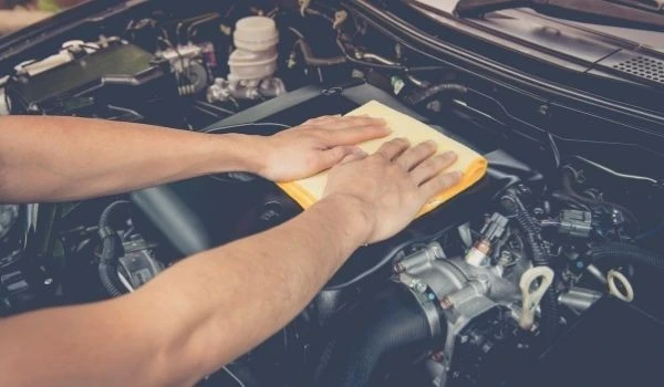 5 formas de evitar que la batería de tu coche muera por el calor este verano.