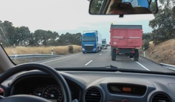 5 formas de evitar que la batería de tu coche muera por el calor este verano.