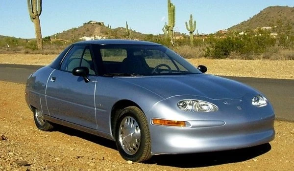 El origen y evolución de los coches eléctricos.