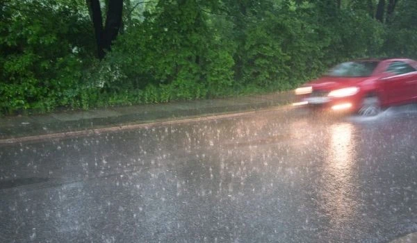 Qué es el aquaplaning y cómo evitarlo.