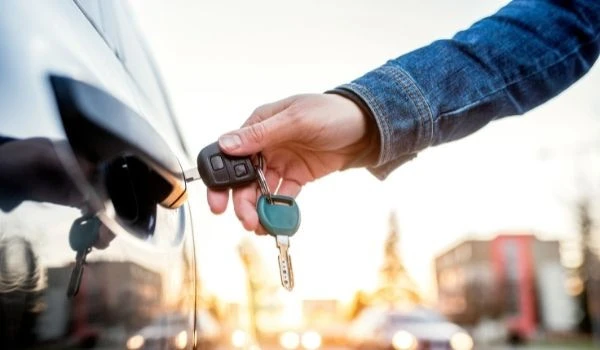 Conseguir un duplicado de las llaves del coche, cuanto sale?