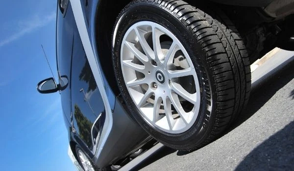 ¿Qué significa la etiqueta de los neumáticos?