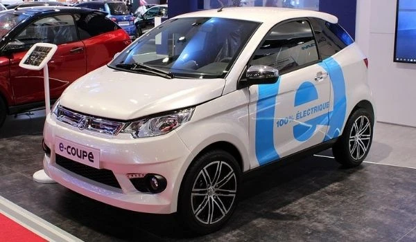 ¿Qué coches puedo conducir sin carnet?