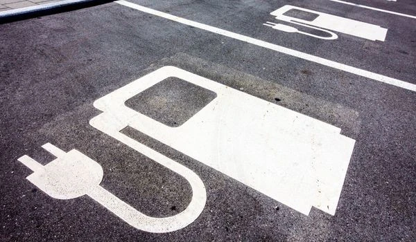 ¿Cuánto cuesta cargar un coche eléctrico?