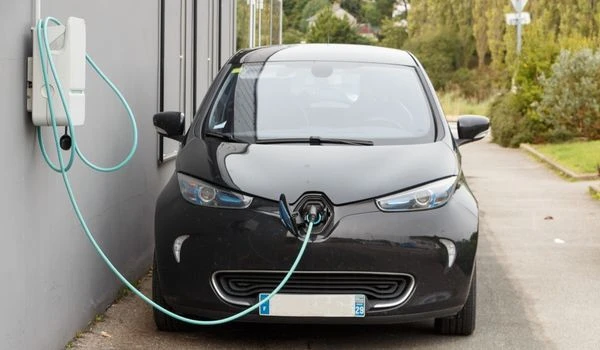 ¿Cuánto cuesta cargar un coche eléctrico?