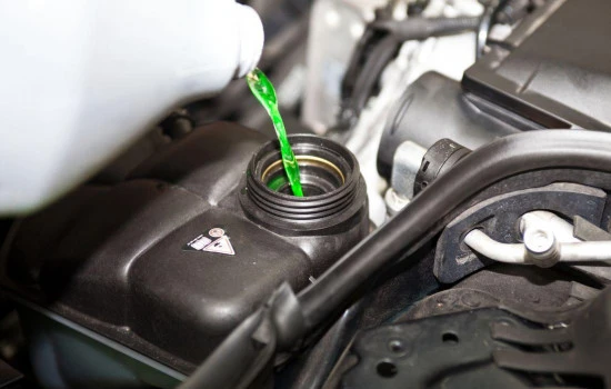 ¿Qué es el líquido refrigerante en el coche?: todo lo que debes saber