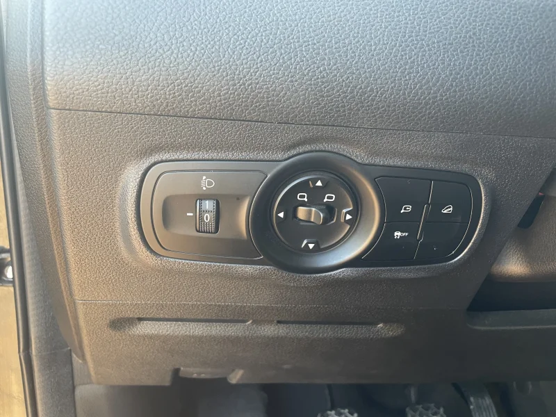 Imagen de dr automobiles DR 4.0