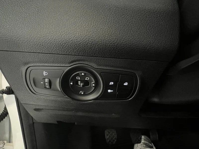 Imagen de dr automobiles DR 4.0