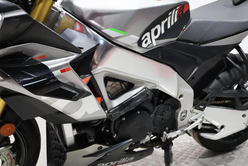 Imagen de Aprilia TUONO V4