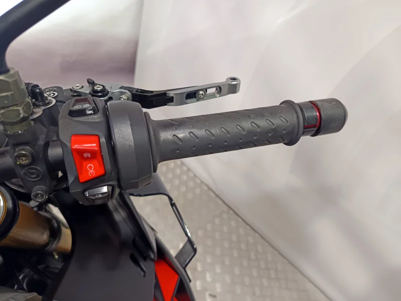 Imagen de Aprilia TUONO V4