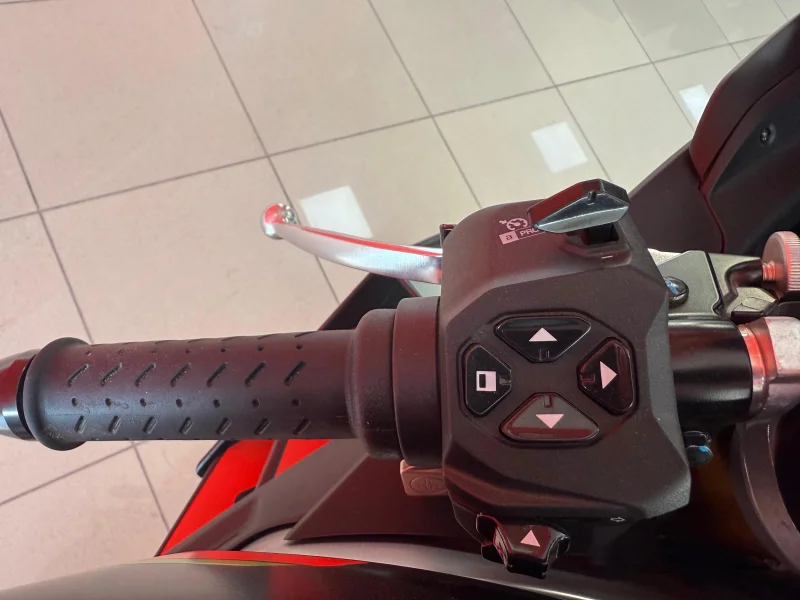 Imagen de Aprilia RSV4 1100