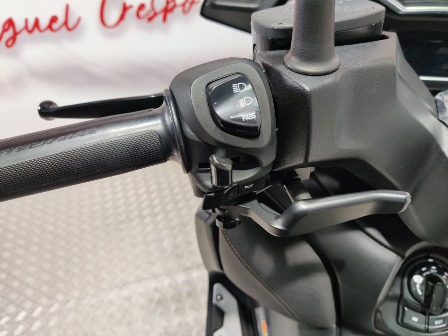 Imagen 8 de Yamaha XMAX 400 TECH MAX Gasolina 34 CV