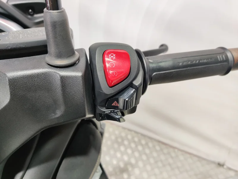 Imagen de Yamaha XMAX 400 TECH MAX