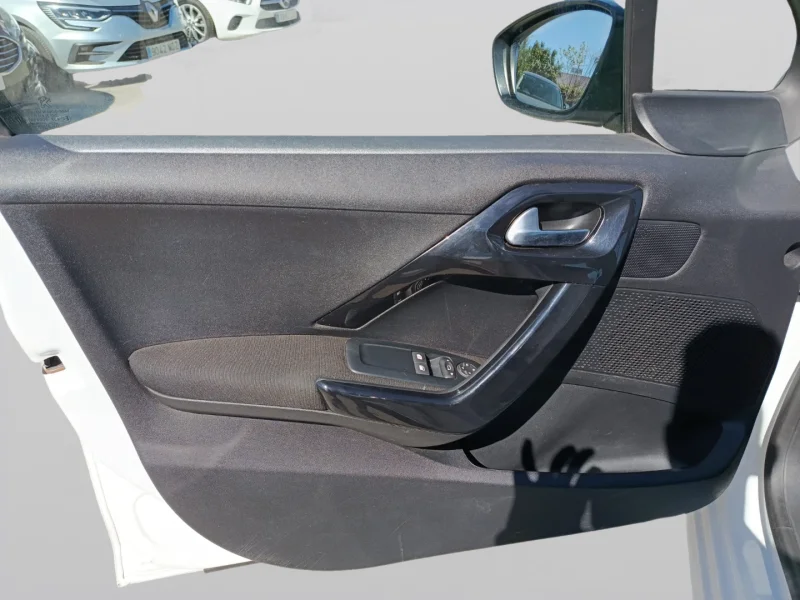 Imagen de Peugeot 208