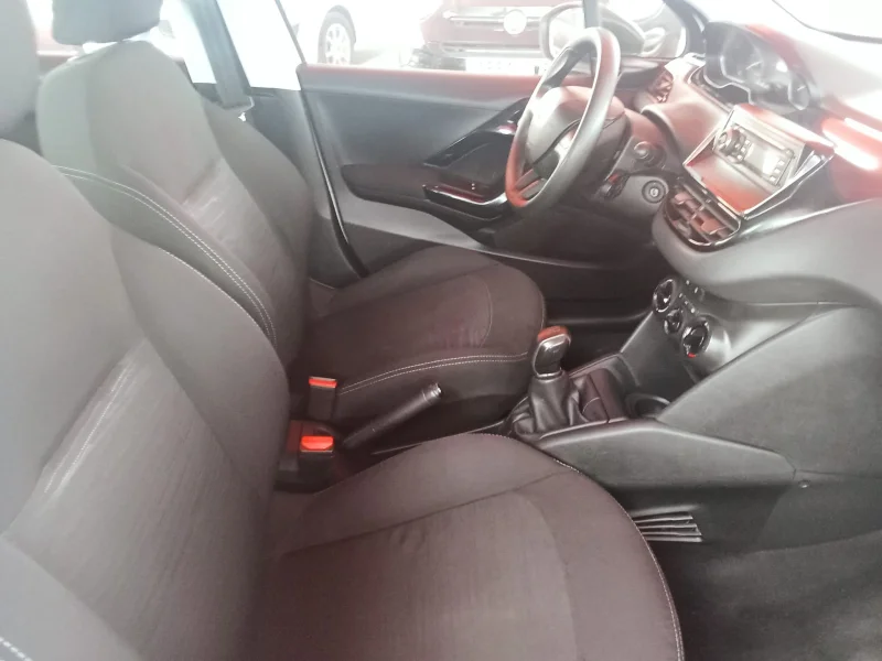 Imagen de Peugeot 208