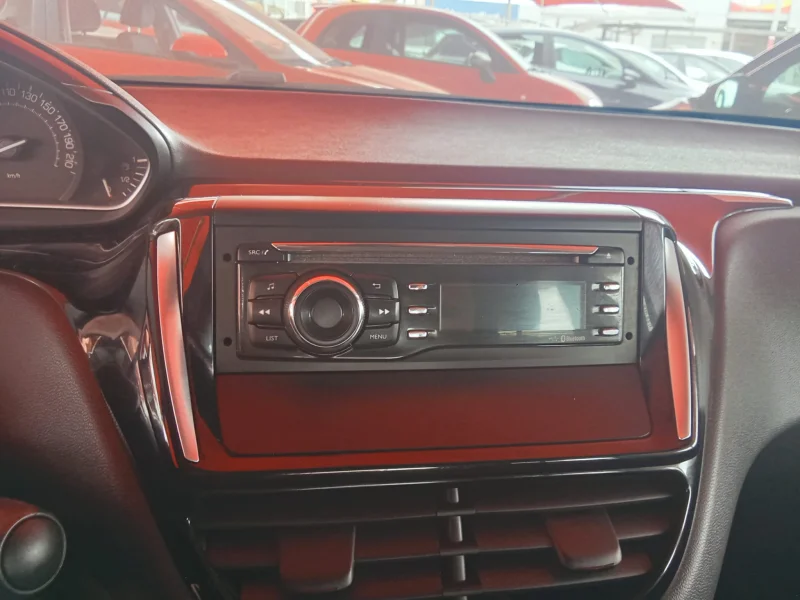 Imagen de Peugeot 208