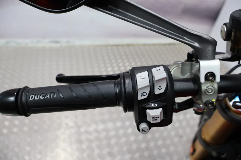 Imagen de Ducati MONSTER SP