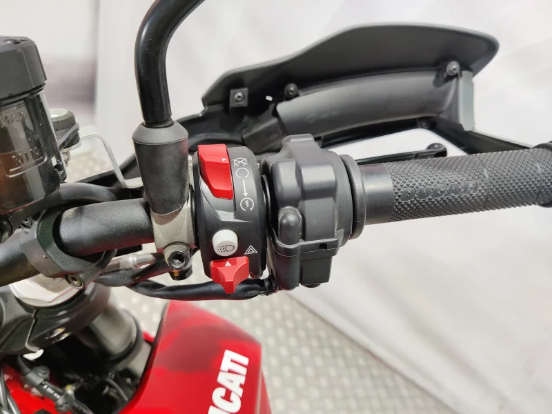 Imagen de Ducati Hypermotard 950