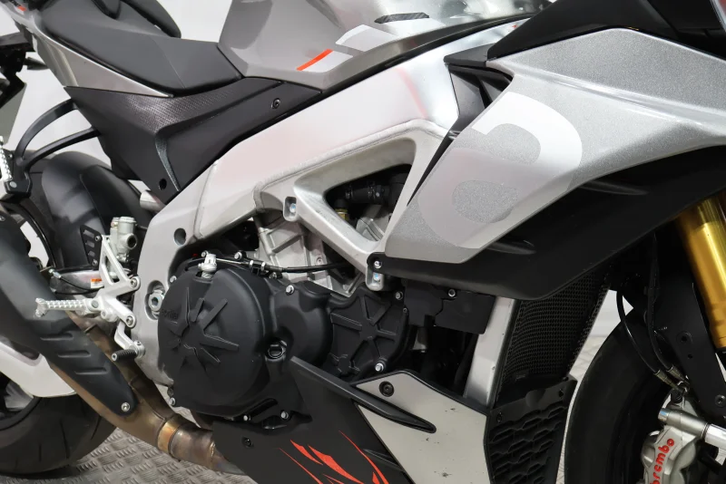 Imagen de Aprilia TUONO V4