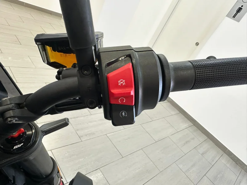 Imagen de Husqvarna SVARTPILEN 801