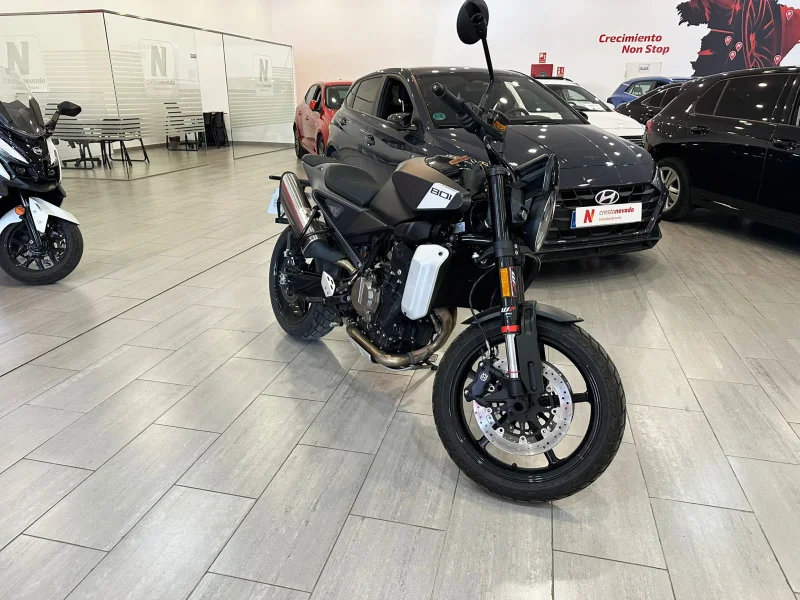 Imagen de Husqvarna SVARTPILEN 801