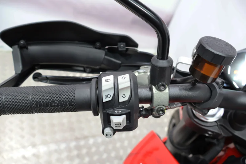 Imagen de Ducati HYPERMOTARD 950