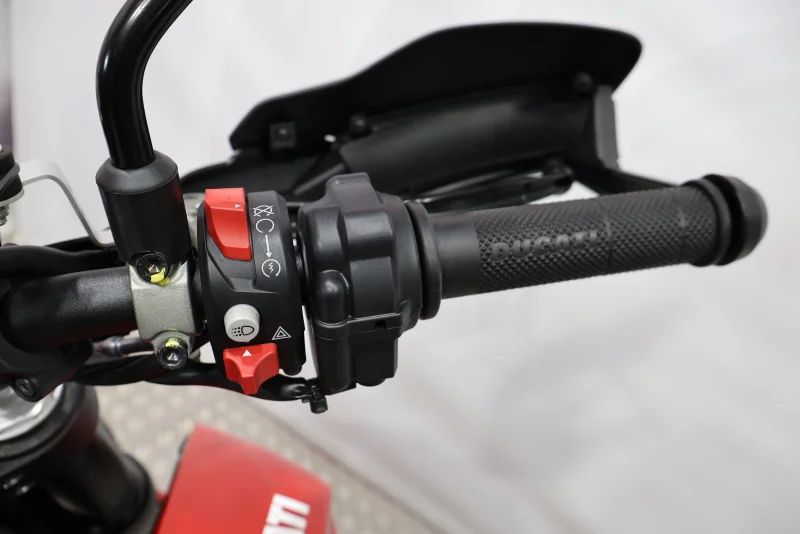 Imagen de Ducati HYPERMOTARD 950