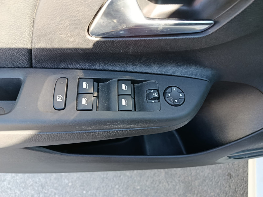 Imagen 10 de Opel Corsa Gasolina 101 CV