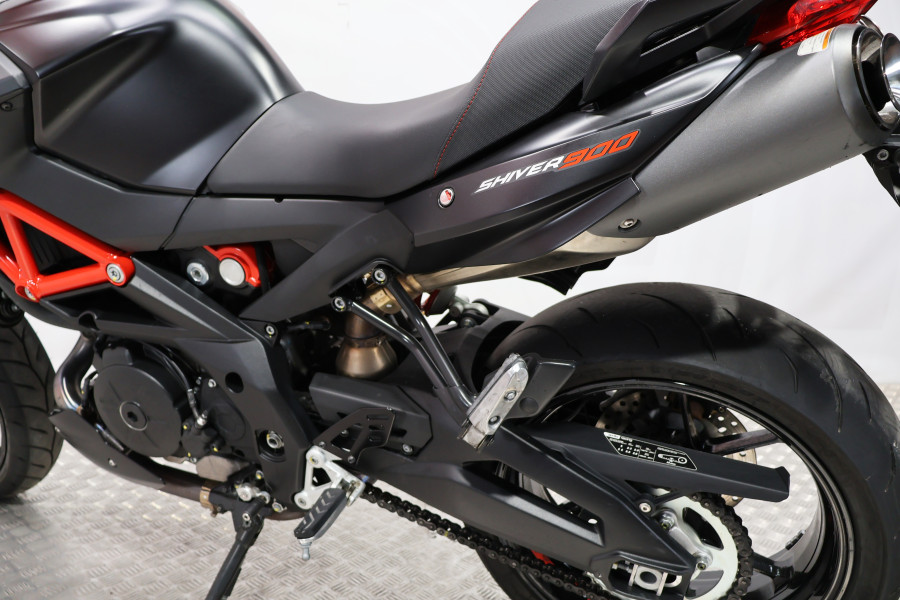 Imagen 14 de Aprilia SHIVER 900 Gasolina 48 CV