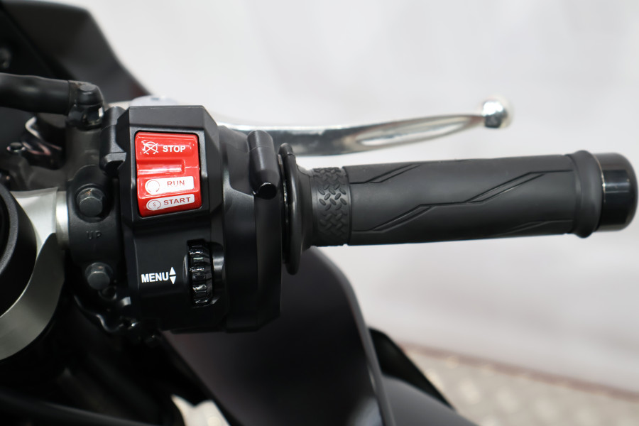 Imagen 9 de Yamaha YZF R1 Gasolina 200 CV