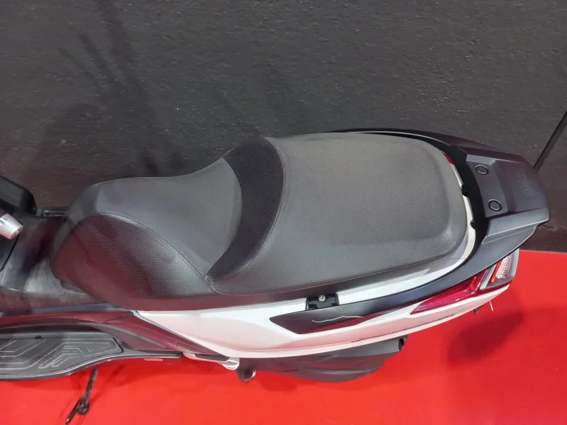 Imagen de Kymco SUPER DINK 350