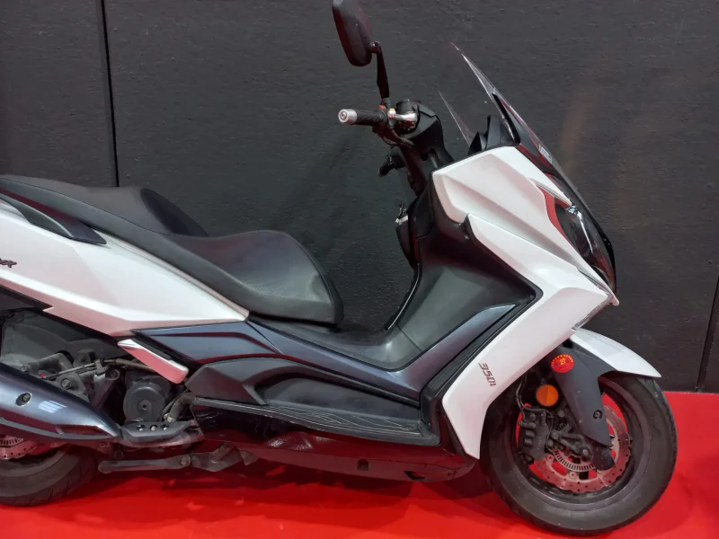 Imagen de Kymco SUPER DINK 350