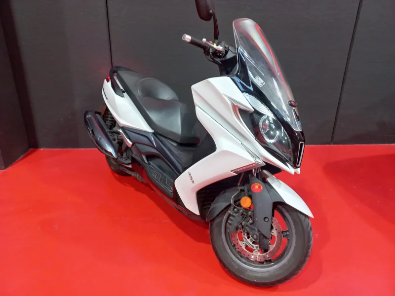 Imagen de Kymco SUPER DINK 350