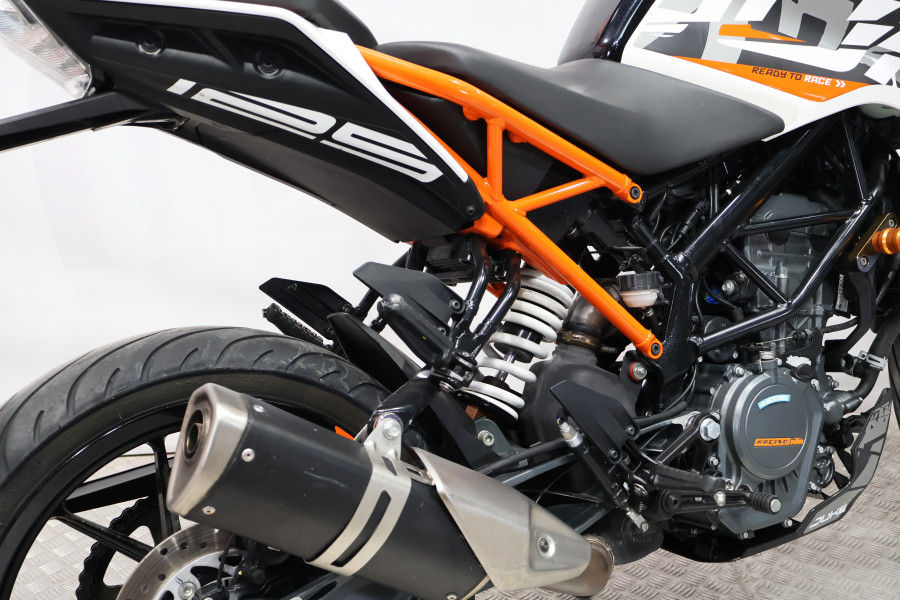 Imagen 15 de Ktm 125 Duke Gasolina 15 CV