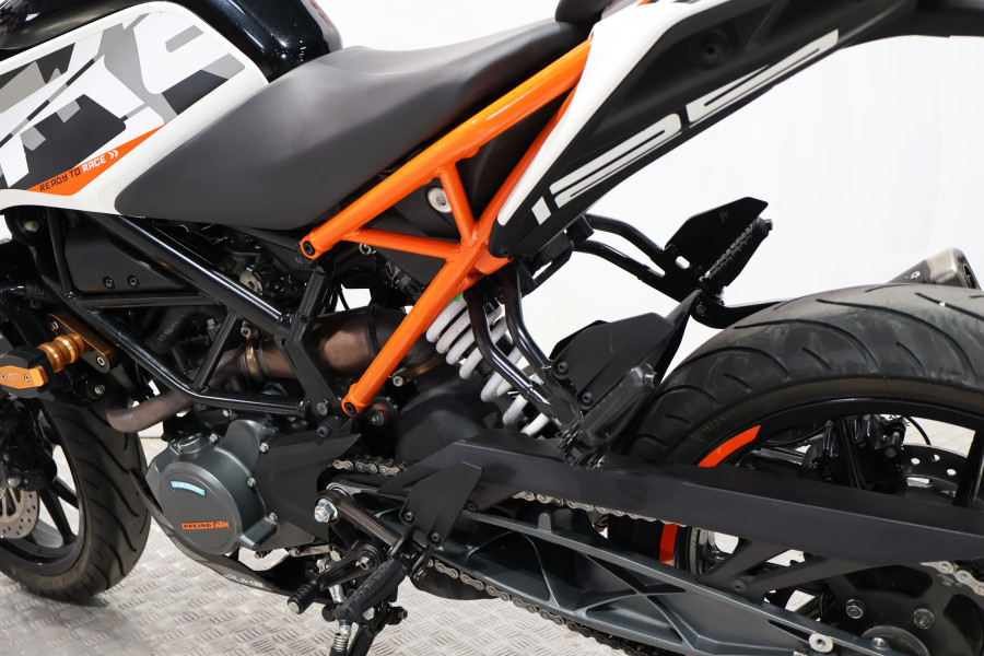 Imagen 14 de Ktm 125 Duke Gasolina 15 CV