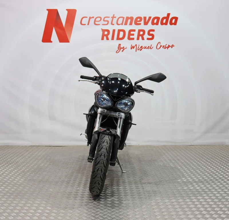 Imagen de Triumph STREET TRIPLE S