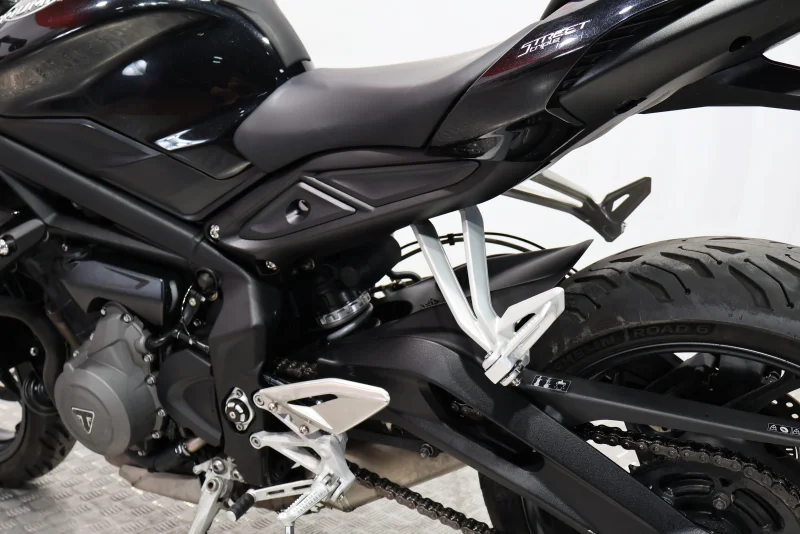 Imagen de Triumph STREET TRIPLE S