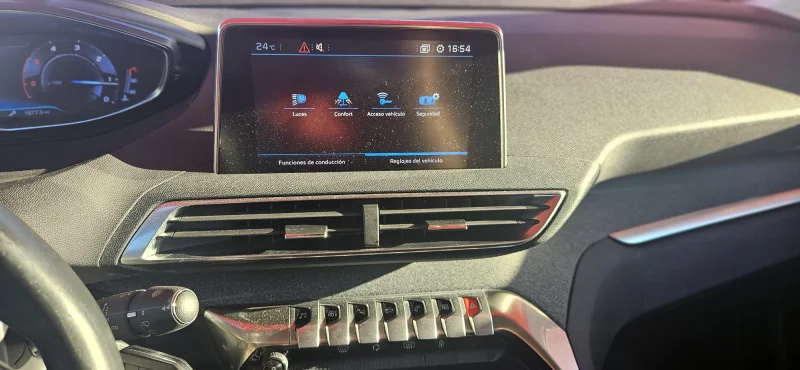 Imagen de Peugeot 3008