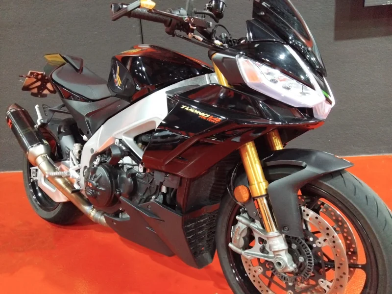 Imagen de Aprilia TUONO V4 FACTORY