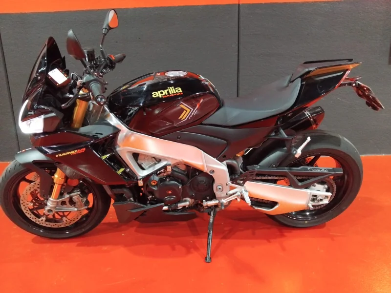 Imagen de Aprilia TUONO V4 FACTORY